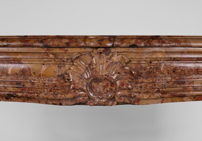 Редкий старинный камин эпохи Регентства с чугунной внутренней вставкой, изготовленный из брекчиевидного мрамора из Халеба. Редкий старинный камин эпохи Регентства с чугунной внутренней вставкой, изготовленный из брекчиевидного мрамора из Халеба.-1